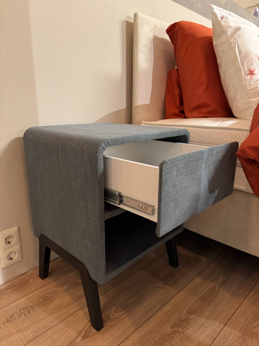 Blauwe nachtkastjes (Nieuwleusen)