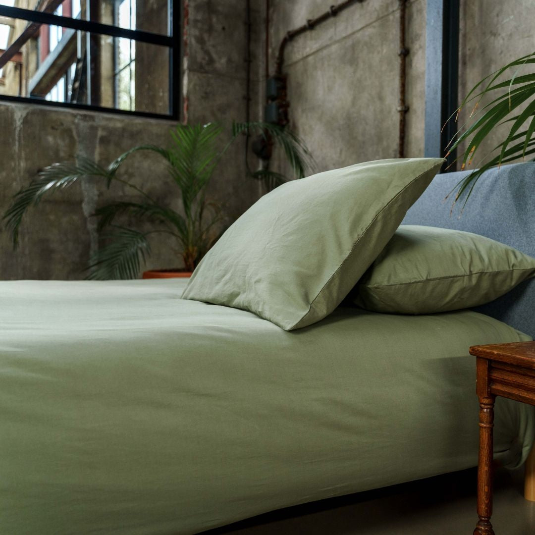 Kayori dekbedovertrek Edo Katoensatijn – 100% katoen – olijfgroen
