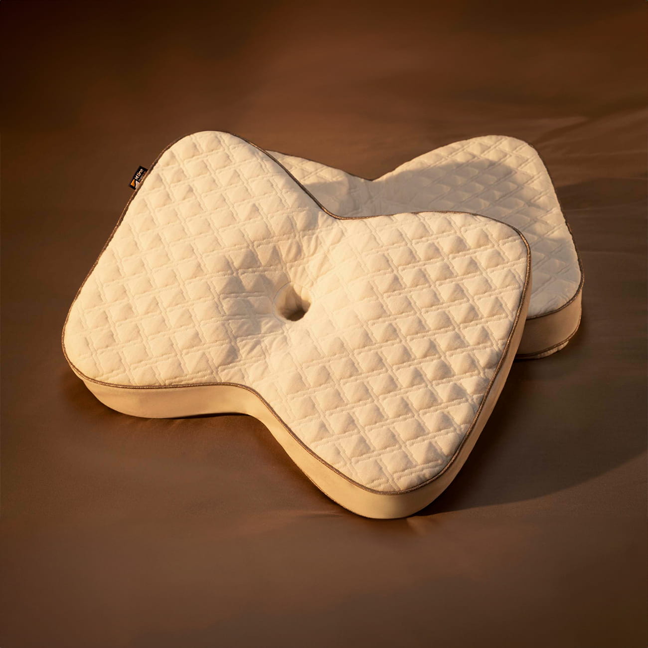 Mline Prestige The Crown Pillow 1 - Bos Bedden