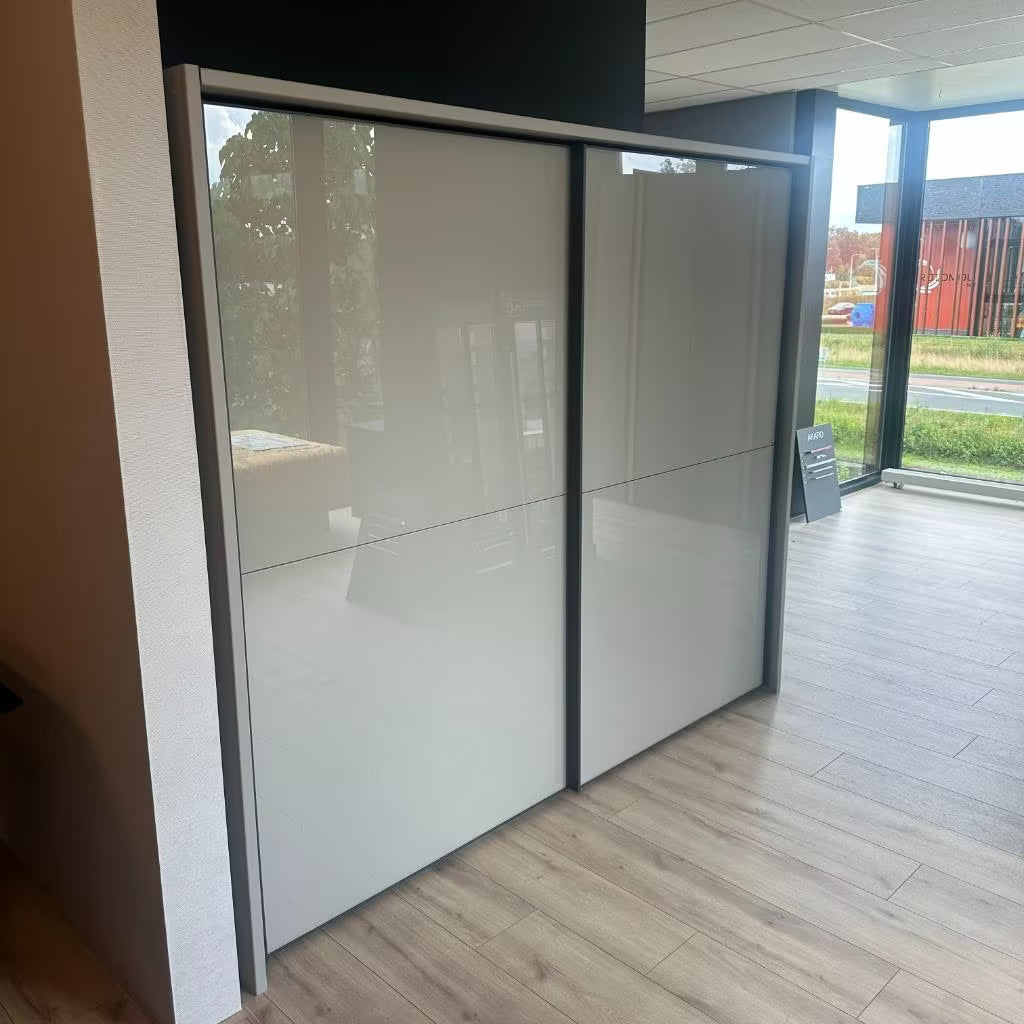 Phillow Asta Schuifdeur Kledingkast - 250x223x62cm (Nijverdal)