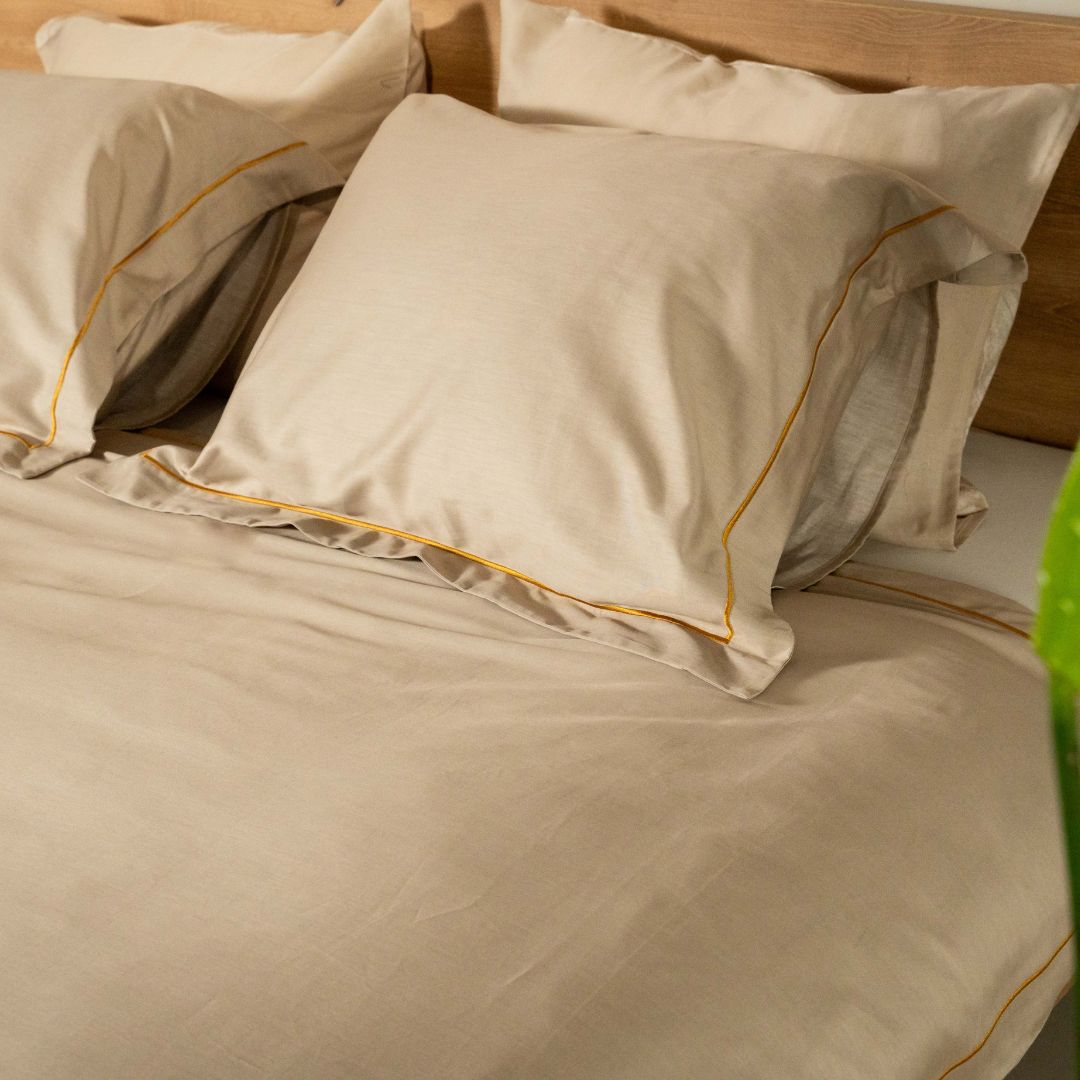 Kayori dekbedovertrek Arida Katoensatijn – 100% katoen – zand