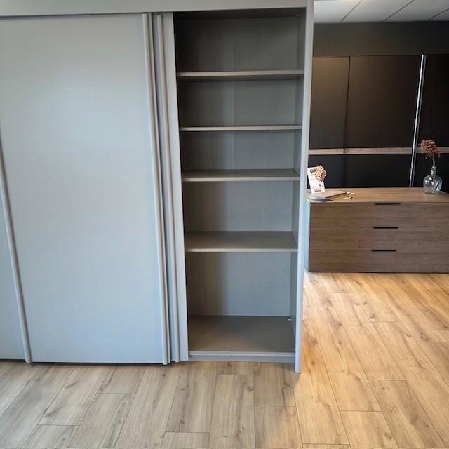 Rauch Imperial Kledingkast - 279x235x50cm (Nijverdal)