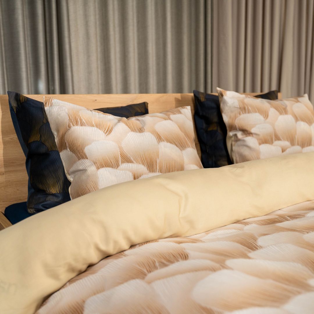 Kayori dekbedovertrek Koji Katoensatijn – 100% katoen – goud