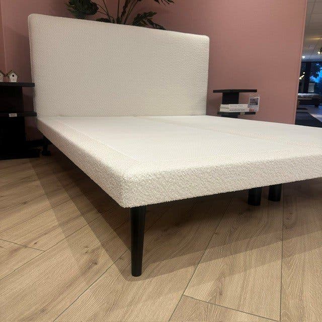 Eastborn Thin Boxspring – showroom Nijverdal, foto 2