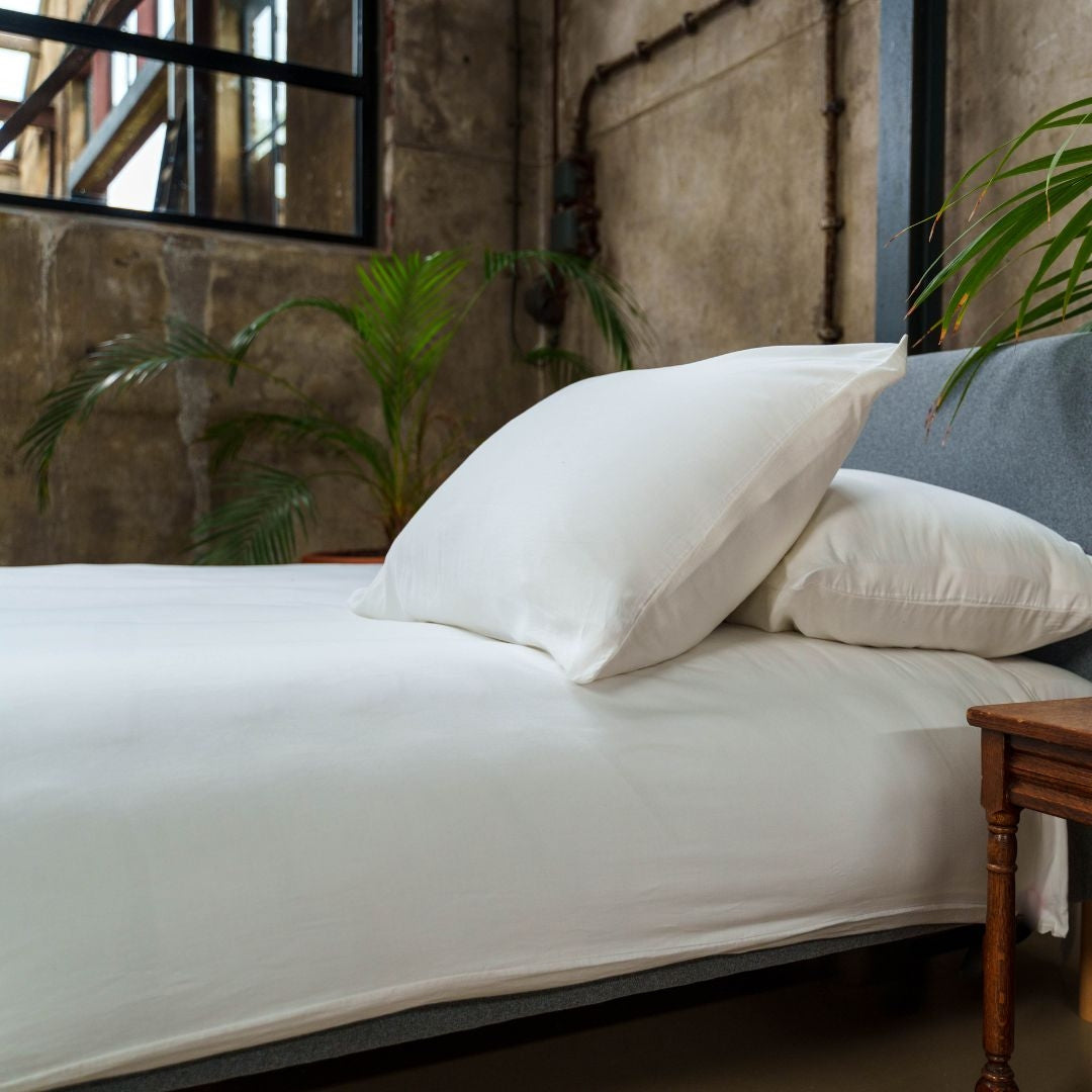 Kayori dekbedovertrek Edo Katoensatijn – 100% katoen – wit